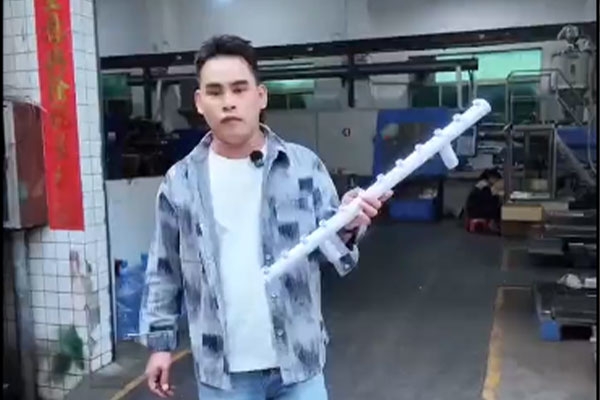 超长多绞牙管件生产视频